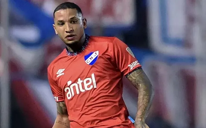 Juan Izquierdo đã qua đời sau ca đột quỵ trên sân