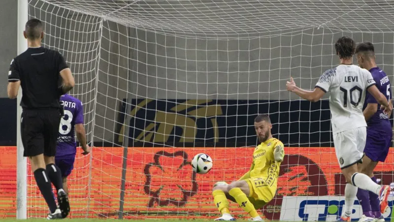 Pha cứu thua xuất sắc của De Gea trước Puskas Akademia