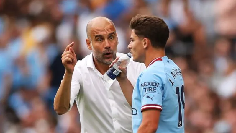 Pep Guardiola lần đầu tiên công khai thừa nhận sai lầm của CLB khi bàn Julian Alvarez
