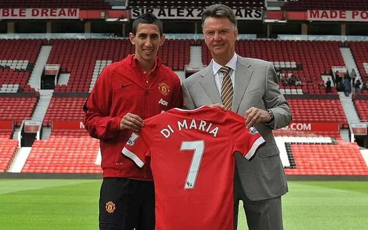 Angel Di Maria và HLV Louis van Gaal ở Man United