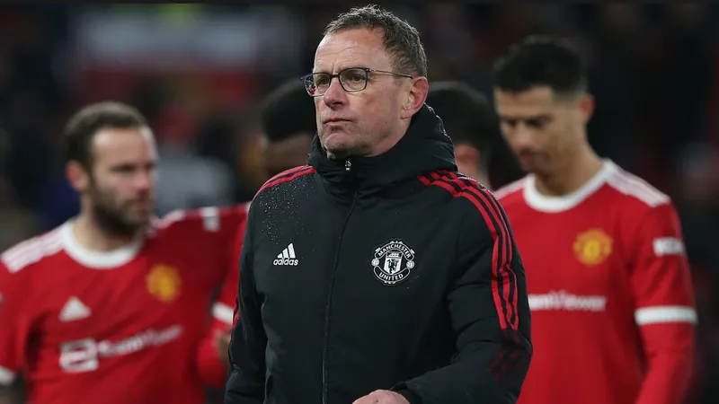 Ralf Rangnick đòi thực hiện cuộc đại phẫu ở Old Trafford