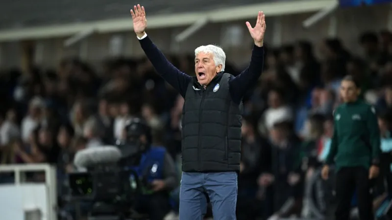 HLV Gian Piero Gasperini tiếc nuối quả phạt đền của Retegui
