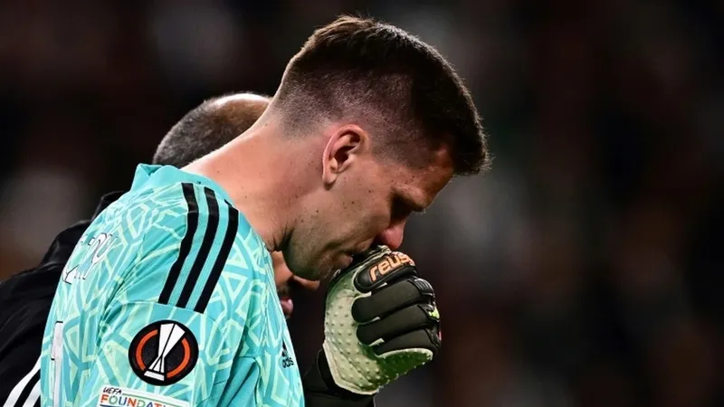 Wojciech Szczesny mới tuyên bố giải nghệ hồi tháng 6