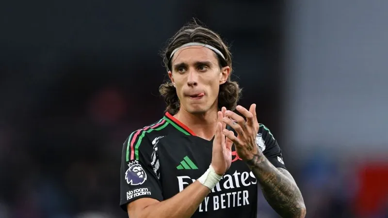 Trung vệ Riccardo Calafiori tiếp tục tỏa sáng ở Premier League