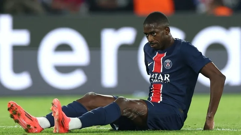 Ousmane Dembele không có tên trong danh sách sang London