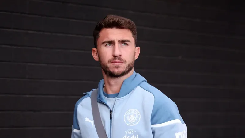 Aymeric Laporte đã phải chọn Tây Ban Nha vì bị HLV Deschamps xem thường