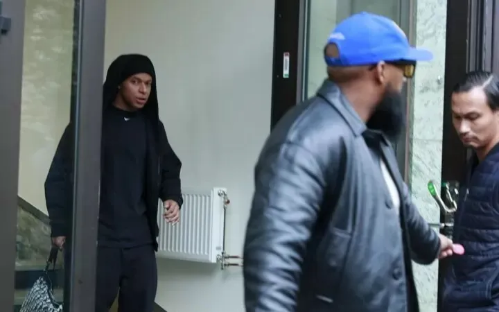 Kylian Mbappe bí mật sang Stockholm