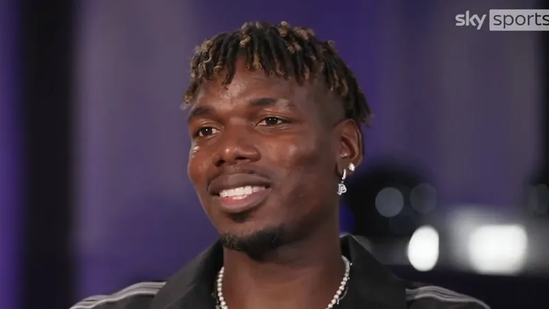 Paul Pogba trả lời phỏng vấn trên truyền hình