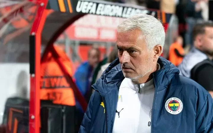 Jose Mourinho sẽ gặp lại đội bóng cũ Man United