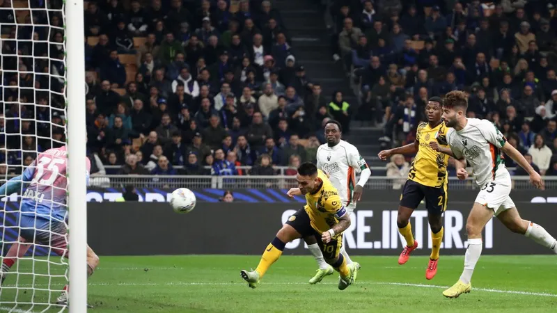 Pha phóng người ghi bàn của Lautaro Martinez