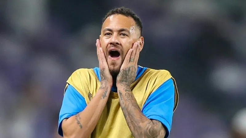 Neymar sẽ không tập luyện trong 2 tuần vì chấn thương cơ