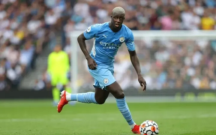 Benjamin Mendy vẫn chơi ồn định trước khi bị bắt