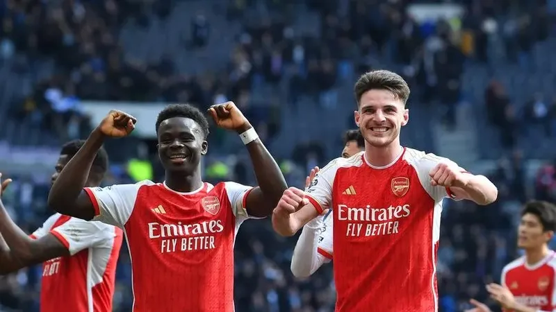 Bukayo Saka và Declan Rice đều bình phục chấn thương