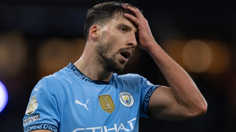 Ruben Dias bối rối khi đau nhói cơ chân