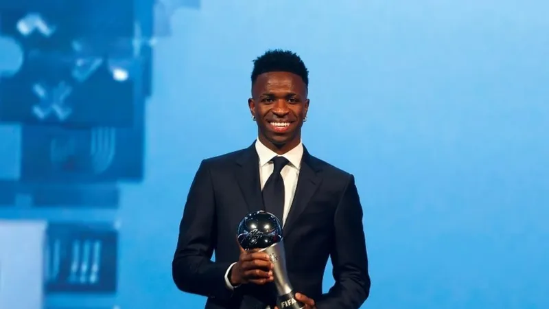 Vinicius Junior nhận giải FIFA The Best 2024