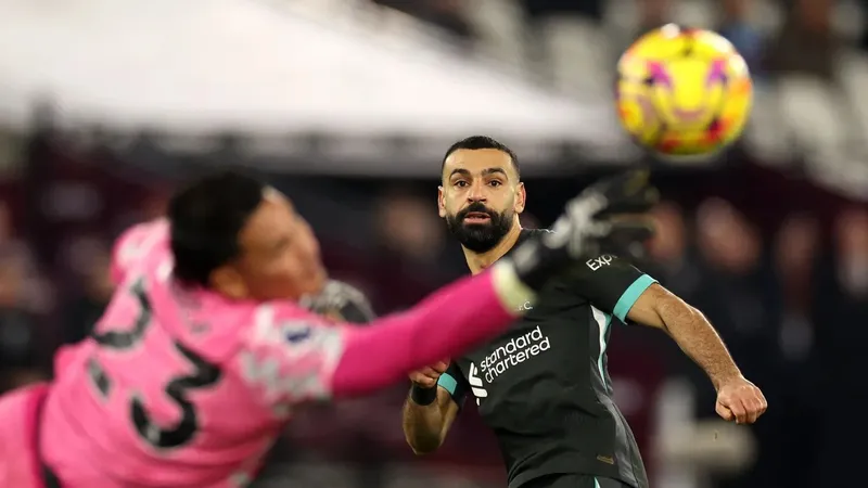 Mo Salah là nguồn cảm hứng ghi bàn của Liverpool