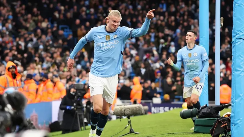 Erling Haaland ghi cú đúp cho Man City