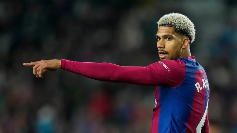 Ronald Araujo sẽ giúp Barcelona vững tin vào thành công mùa này