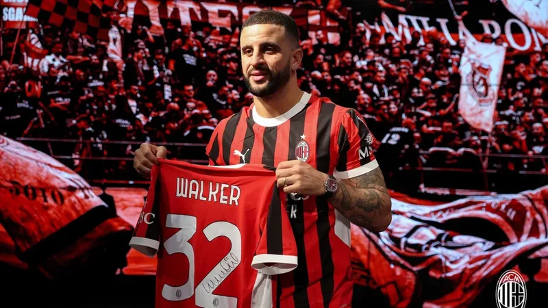 Kyle Walker chọn số áo 32 của Beckham