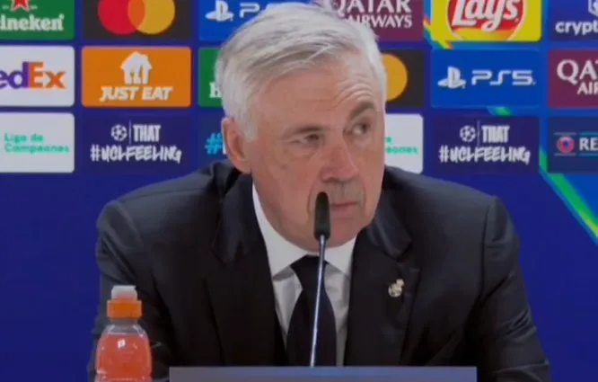 HLV Carlo Ancelotti của Real Madrid trong buổi họp báo
