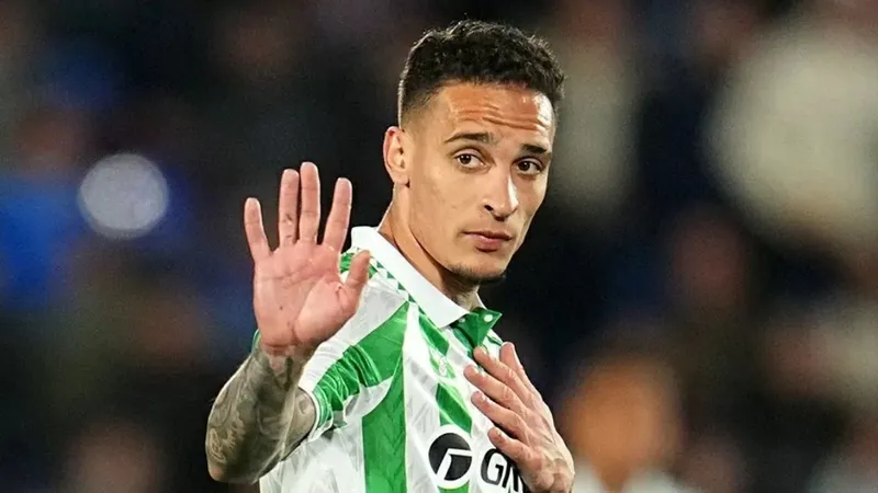 Antony đang chơi xuất thần ở Real Betis
