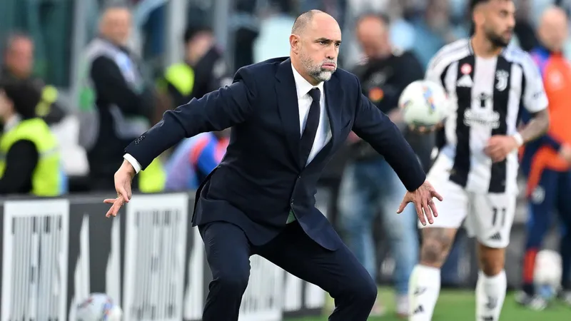 HLV Igor Tudor rất 'nhiệt' trên đường biên