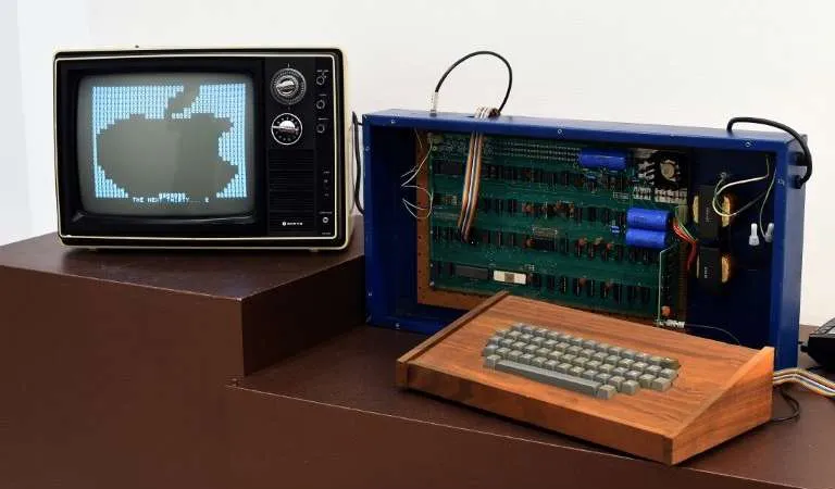 Máy tính Apple-1 do Steve Jobs và Steve Wozniak thiết kế (Ảnh : Phys.org)