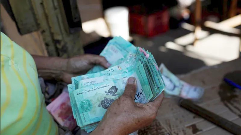 Venezuela loại đồng USD khỏi thị trường hối đoái