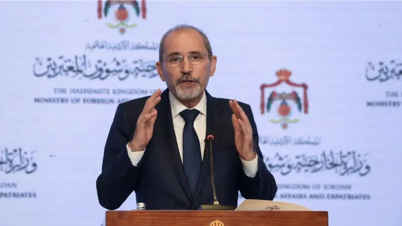 Ngoại trưởng Jordan Ayman Safadi. Ảnh: REUTERS