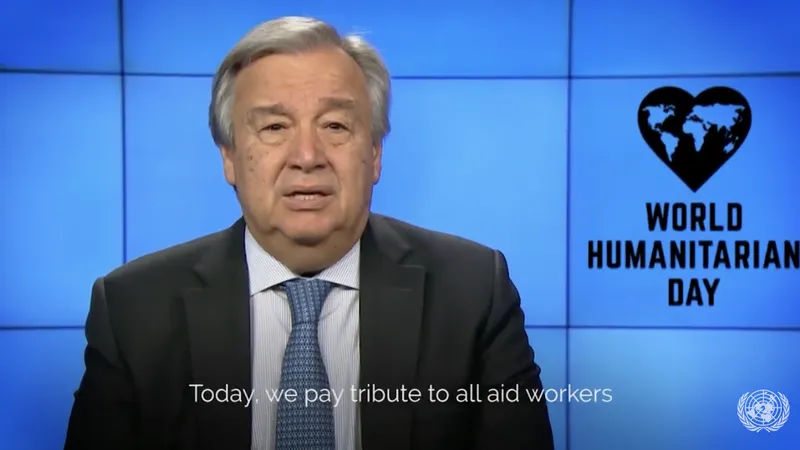 Tổng Thư ký LHQ Antonio Guterres tôn vinh các nhân viên cứu trợ nhân đạo. Ảnh: UN