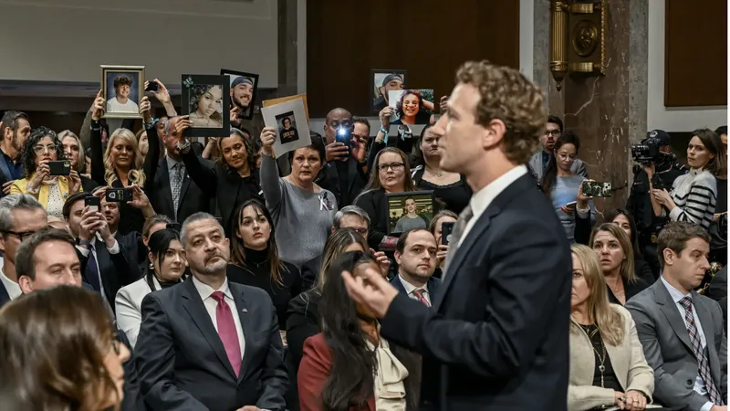 Mark Zuckerberg, Giám đốc điều hành của Meta, trong một phiên điều trần trước đây của Ủy ban Tư pháp Thượng viện. Ảnh: New York Times 