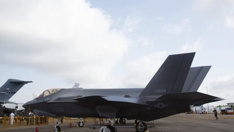 Máy bay chiến đấu F-35A của Mỹ sẽ được triển khai tại căn cứ Không quân Misawa ở tỉnh Aomori, Nhật Bản. Ảnh: Bloomberg