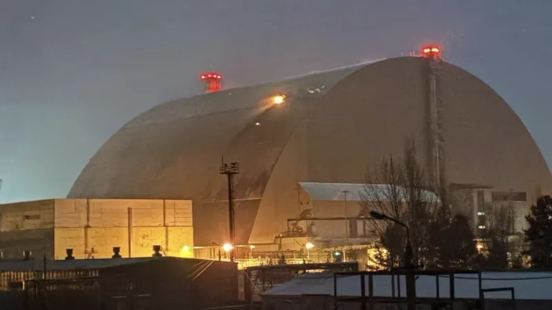 Nổ tại nhà máy điện hạt nhân Chernobyl ở Ukraine