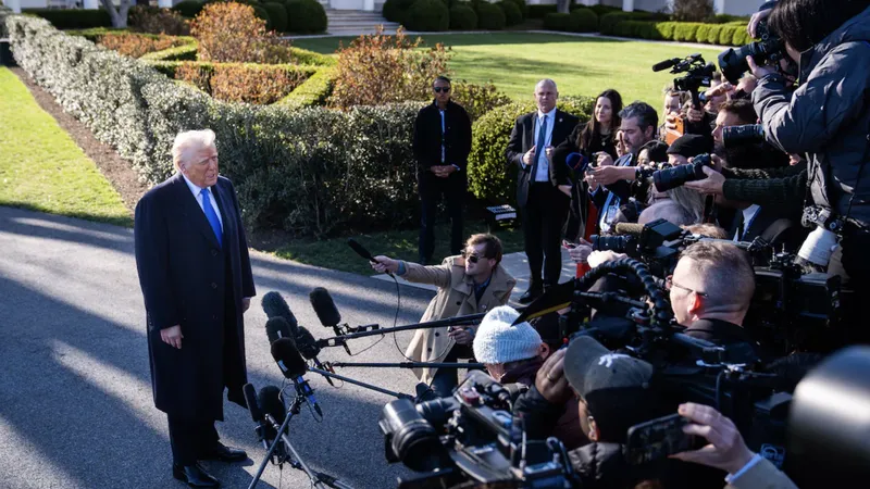 Tổng thống Donald Trump phát biểu với báo chí tại Nhà Trắng vào ngày 21-3. Ảnh: The Washington Post