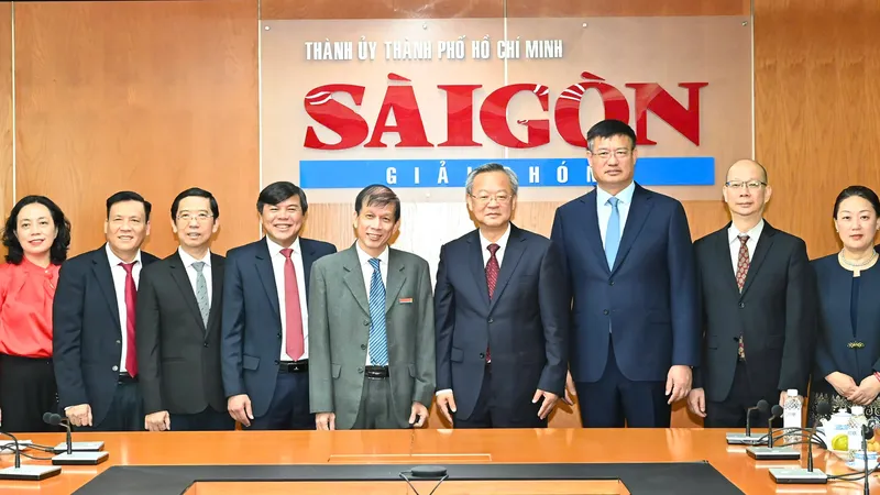 Đoàn Nhân dân Nhật báo (Trung Quốc) thăm và làm việc tại Báo SGGP