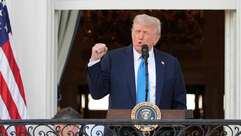 Tổng thống Donald Trump phát biểu trong buổi tiệc mùa hè tại Bãi cỏ phía Nam của Nhà Trắng vào ngày 4-6, tại Washington. Ảnh: WASHINGTON POST