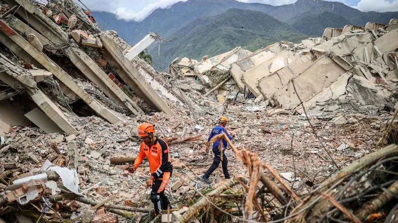 Số người chết do động đất ở Venezuela tiếp tục tăng. Ảnh: Cem Tekkesinoglu/Anadolu /Getty Images