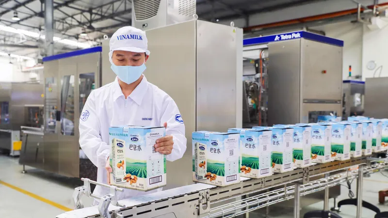 Sản phẩm sữa hạt cao cấp của Vinamilk xuất khẩu đi Trung Quốc có quy cách đóng gói và thiết kế bao bì khác biệt phù hợp với thị hiếu 