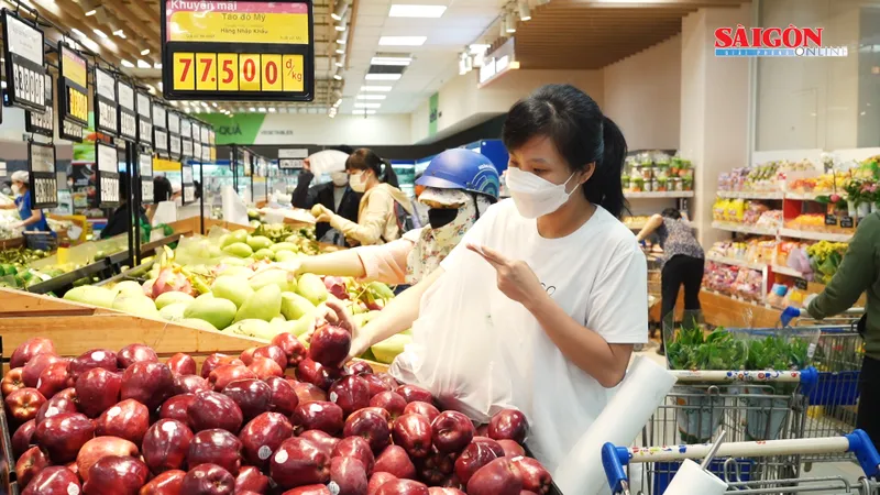 Giải nhiệt nắng nóng với dưa hấu hữu cơ, táo đỏ Mỹ