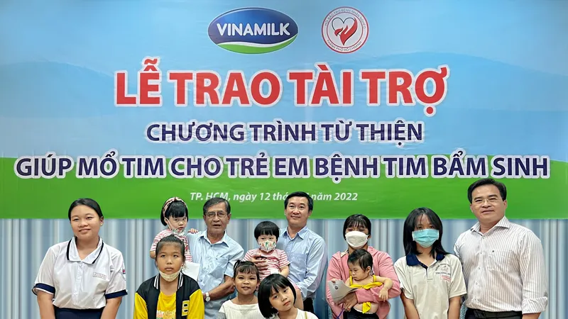 Gần 1.300 bệnh nhân nghèo được Vinamilk hỗ trợ phẫu thuật tim và mắt