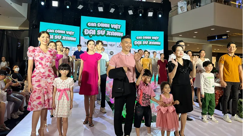 Ấn tượng đêm thời trang khai hội “Ngày gia đình Việt Nam” 