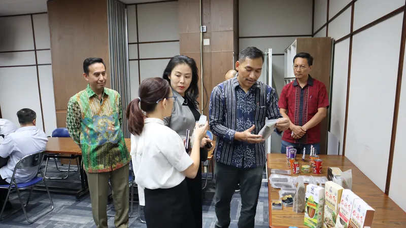 Doanh nghiệp Indonesia tìm hiểu sản phẩm của doanh nghiệp Việt Nam
