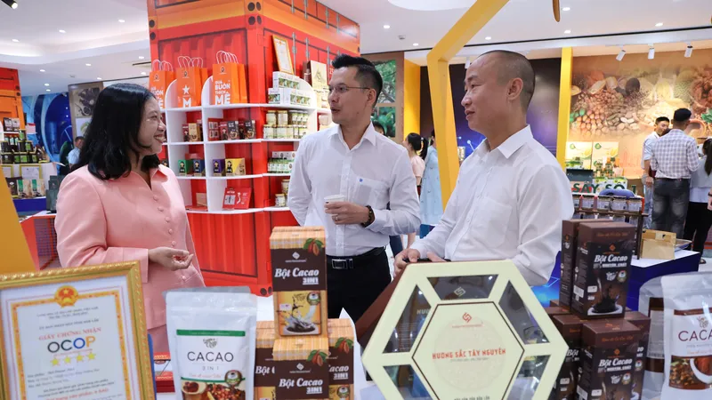 Nhiều doanh nghiệp tỉnh Đắk Lắk trưng bày, giới thiệu sản phẩm với doanh nghiệp TPHCM