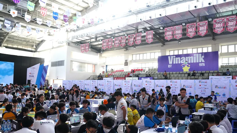 Thí sinh tham dự vòng chung kết Robotacon wro 2024 khu vực miền Trung và Nam Bộ tại TPHCM