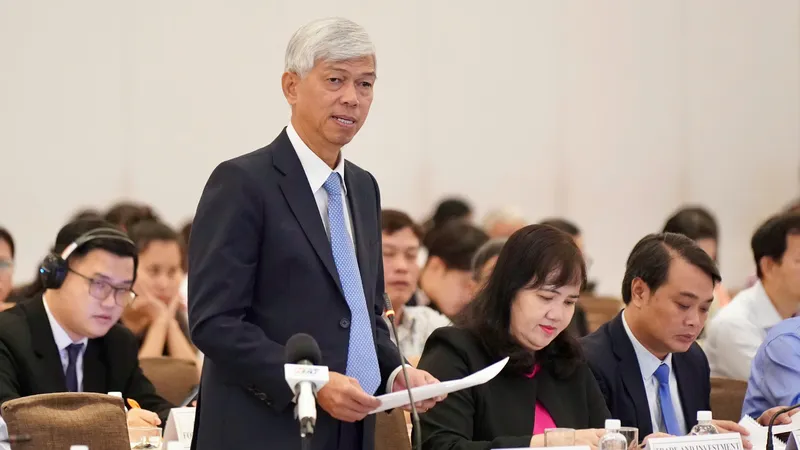 Ông Võ Văn Hoan, Phó chủ tịch UBND TPHCM phát biểu tại diễn đàn