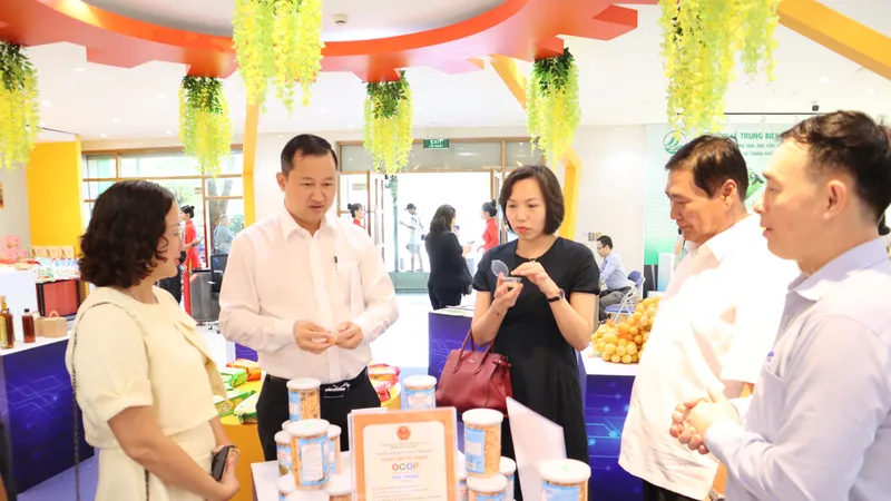 Nhiều sản phẩm đặc sản tỉnh Sóc Trăng đang được giới thiệu với người tiêu dùng TPHCM