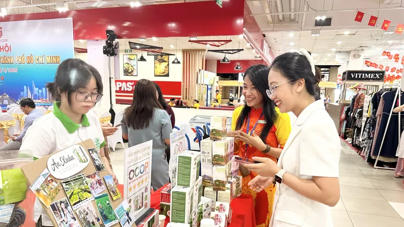 Sản phẩm đặc sản tỉnh Quảng Trị đang được bày bán tại các điểm bán của Saigon Co.op