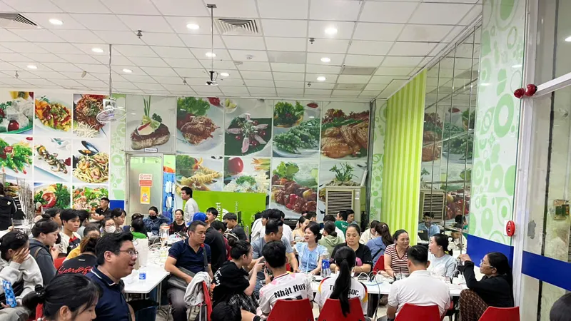 Hàng ngàn người dân được các siêu thị Co.opmart Quy Nhơn, Tam Kỳ, Huế, Quảng Trị, Hà Tĩnh… hỗ trợ tránh bão