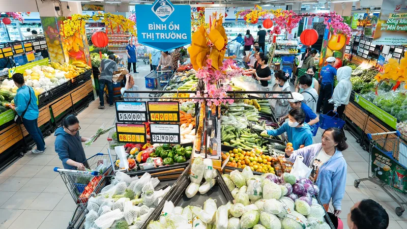 Hàng hoá phục vụ tết tại siêu thị Co.opmart đa dạng, phong phú và giá ổn định