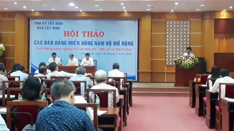 Quang cảnh hội thảo báo Đảng các tỉnh trong khu vực Đông Nam bộ